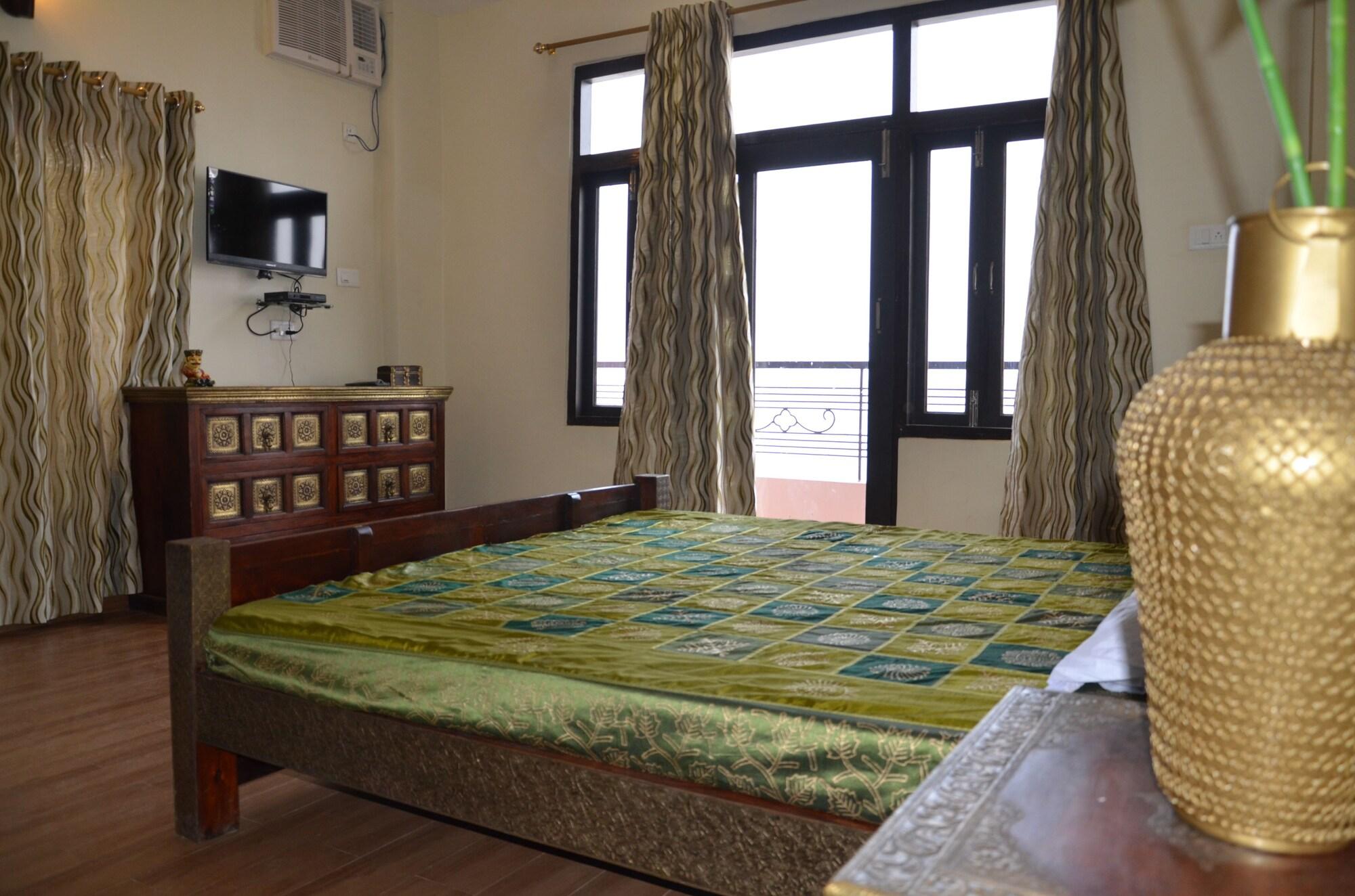 Ganga Monastery Bed & Breakfast Варанаси Екстериор снимка