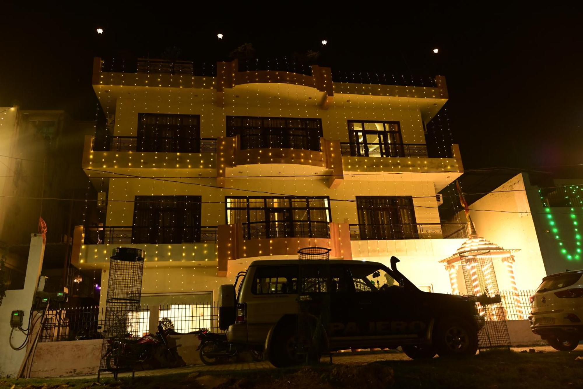 Ganga Monastery Bed & Breakfast Варанаси Екстериор снимка