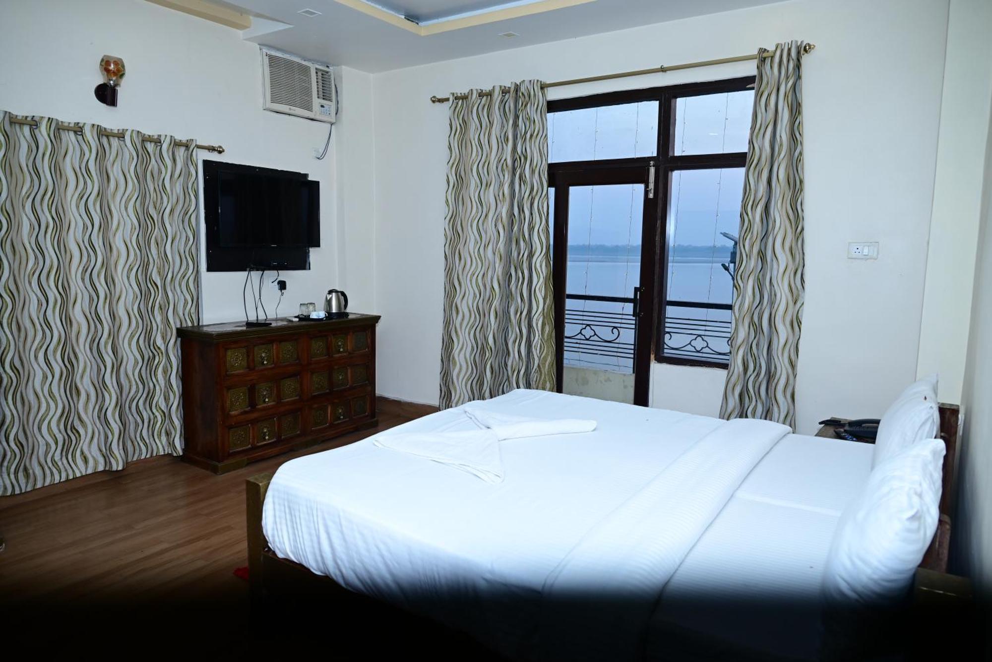 Ganga Monastery Bed & Breakfast Варанаси Екстериор снимка